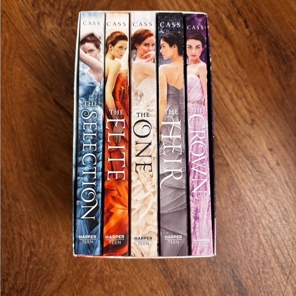 The Selection Series by Kiera Cass - 5 Book Box Set (Unopened)